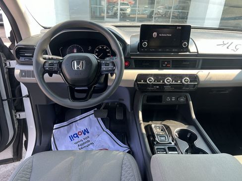 Used 2023 Honda Pilot LX image 18