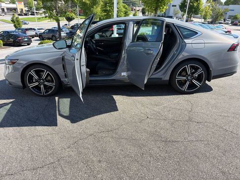 Used 2024 Honda Accord Sport image 22