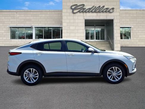 Used 2024 Buick Envista Preferred w/ Convenience I Package FWD image 8