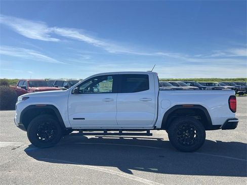 New 2026 GMC Canyon Elevation w/ LPO, Black Badging Package image 6