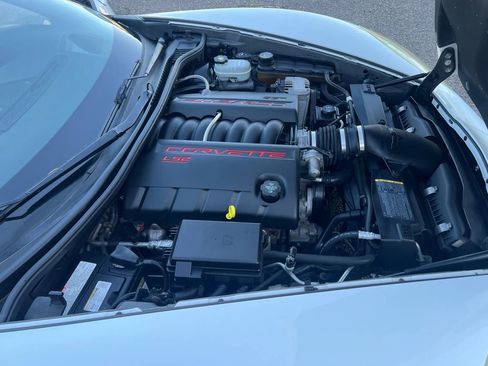 Used 2005 Chevrolet Corvette Coupe w/ Preferred Equipment Group RWD image 14