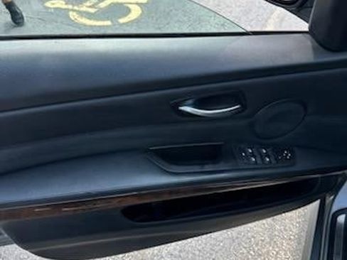 Used 2011 BMW 328i xDrive Sedan image 8