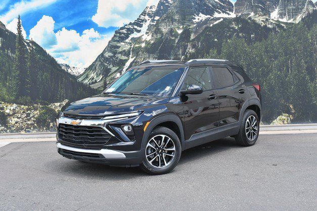 Used 2024 Chevrolet TrailBlazer LT w/ Driver Confidence Package FWD image 6