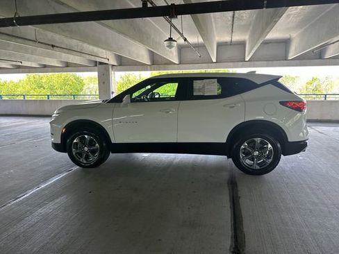 Used 2025 Chevrolet Blazer LT FWD image 18