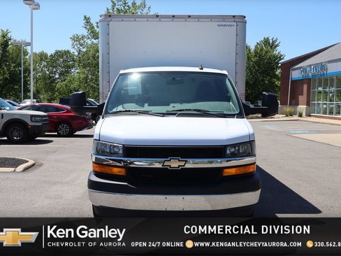 Used 2022 Chevrolet Express 3500 w/ Power Convenience Package RWD image 4