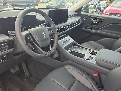 New 2025 Lincoln Aviator 2WD w/ Equipment Group 101A image 17