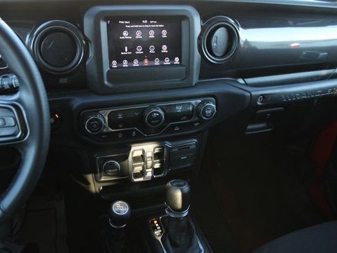 Used 2022 Jeep Wrangler Unlimited Sport image 22