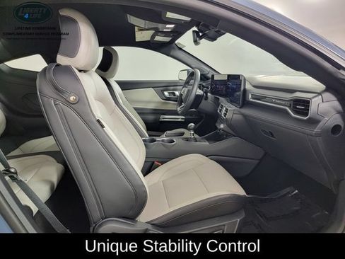 Used 2025 Ford Mustang GT Premium w/ GT Performance Package RWD image 18