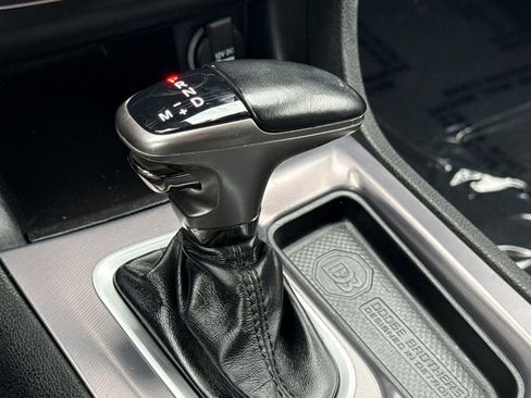 Used 2021 Dodge Charger SXT w/ Leather Interior Group image 17