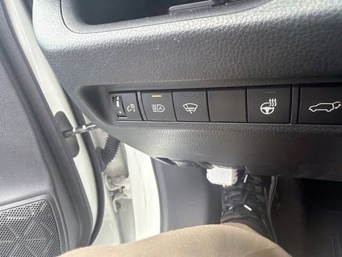 Used 2019 Toyota RAV4 XLE Premium AWD/4WD image 13