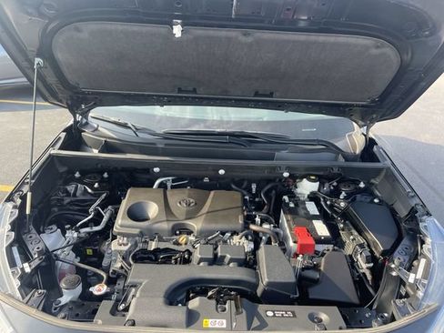 Used 2024 Toyota RAV4 LE AWD/4WD image 42