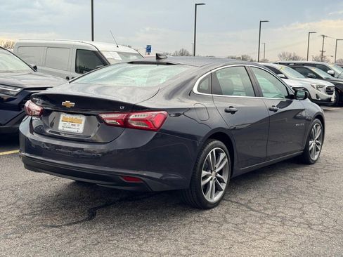 Used 2025 Chevrolet Malibu LT FWD image 3