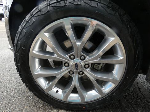 Used 2019 Ford Expedition Max Limited w/ Equipment Group 302A image 8