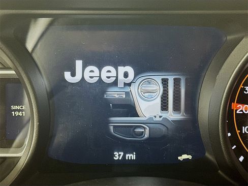 New 2026 Jeep Gladiator Mojave w/ Technology Group image 11