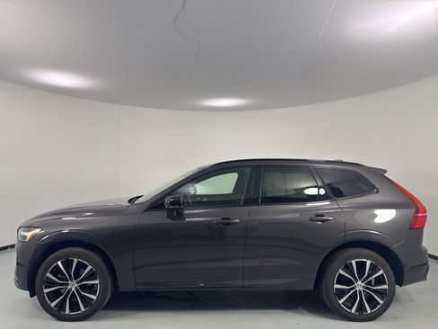 Used 2024 Volvo XC60 B5 Plus w/ Climate Package AWD/4WD image 4