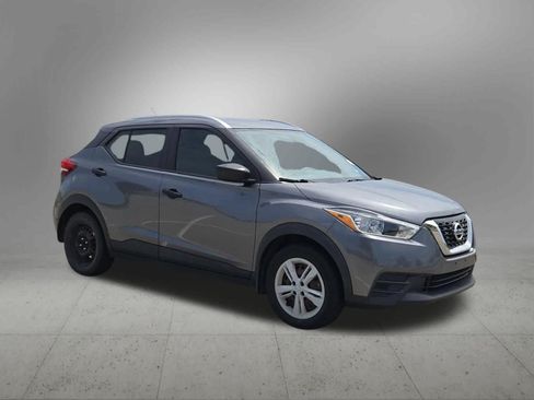 Used 2019 Nissan Kicks S FWD image 8