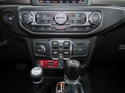 Used 2023 Jeep Wrangler Rubicon w/ Cold Weather Group image 22