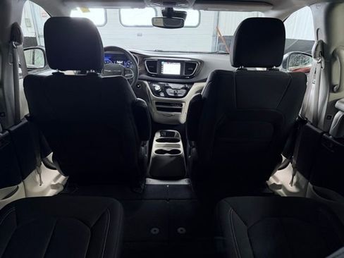Used 2023 Chrysler Voyager LX FWD image 24