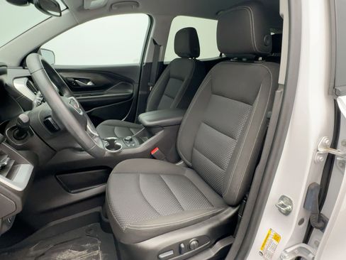 Used 2024 GMC Terrain SLE w/ Driver Convenience Package image 5