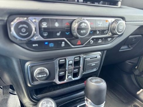 Used 2024 Jeep Wrangler Unlimited Sahara w/ Technology Group AWD/4WD image 26