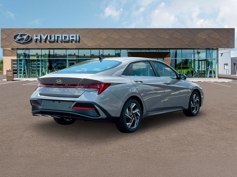 New 2025 Hyundai Elantra Limited image 7