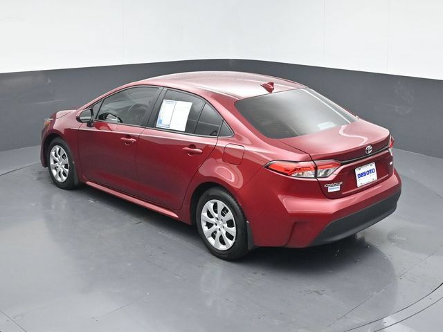 Used 2025 Toyota Corolla LE FWD image 38