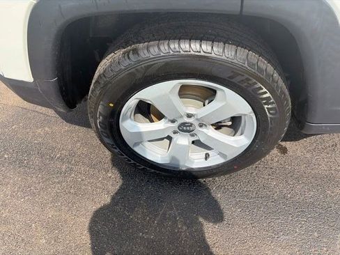 Used 2020 Jeep Compass Latitude w/ Cold Weather Group AWD/4WD image 44
