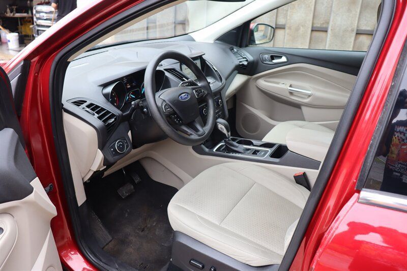 Used 2019 Ford Escape SE AWD/4WD image 16
