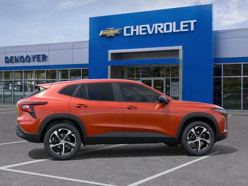 Used 2024 Chevrolet Trax RS w/ Driver Confidence Package image 5