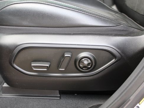 Used 2024 Jeep Grand Cherokee L Laredo image 34