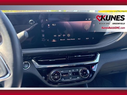 Used 2025 Buick Envista Sport Touring w/ Convenience I Package FWD image 18