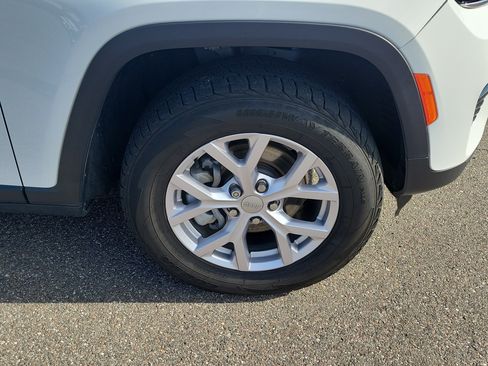 Used 2022 Jeep Grand Cherokee Limited AWD/4WD image 41
