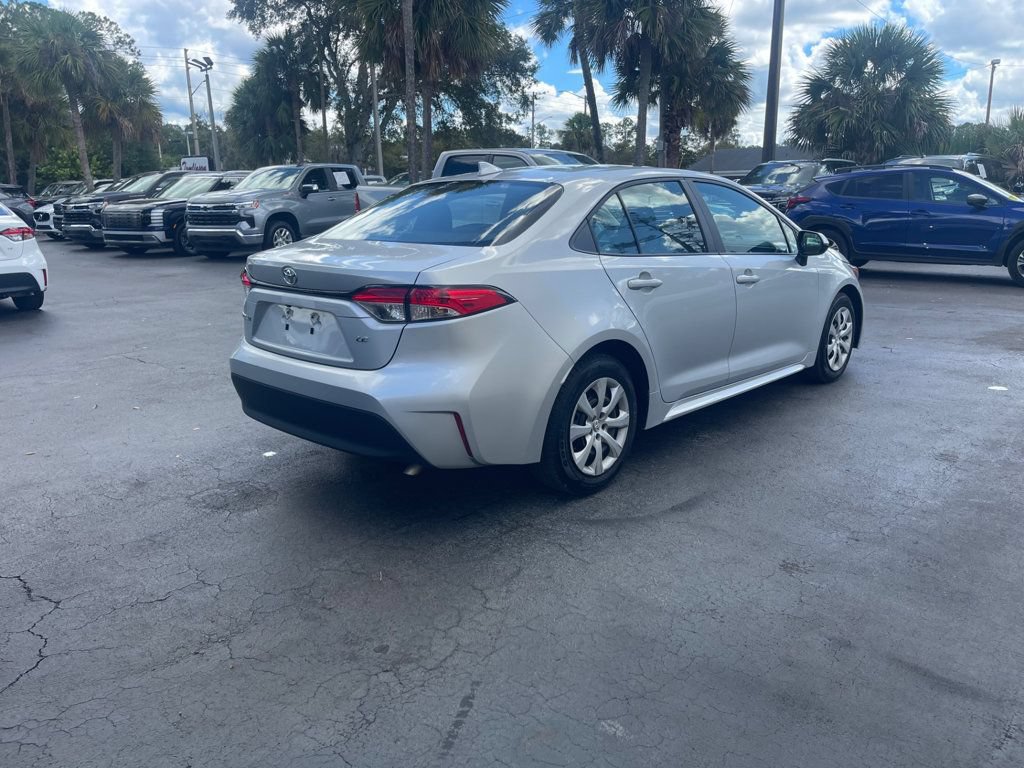 Used 2025 Toyota Corolla LE FWD image 5