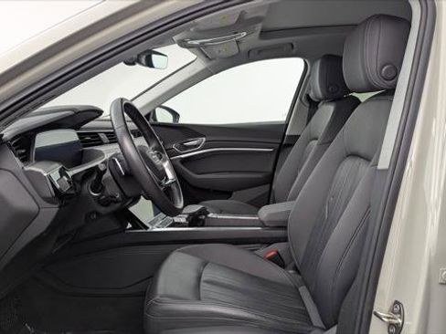 Used 2022 Audi e-tron Premium w/ Convenience Plus Package AWD/4WD image 14