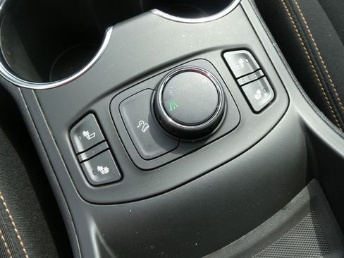 Used 2018 GMC Terrain SLE w/ Driver Convenience Package image 26