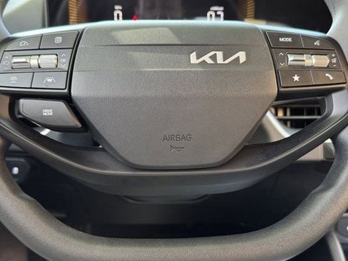Used 2025 Kia K4 FWD image 16