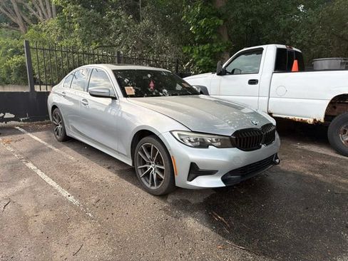 Used 2019 BMW 330i xDrive Sedan w/ Driving Assistance Package AWD/4WD image 3