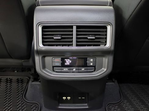 Used 2024 Volkswagen Atlas SE w/ Black Wheel Package FWD image 34