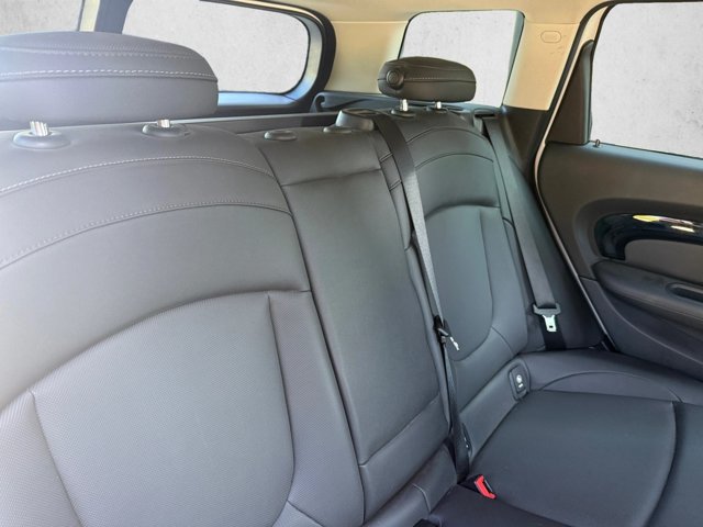Certified 2024 MINI Cooper Clubman S FWD image 22