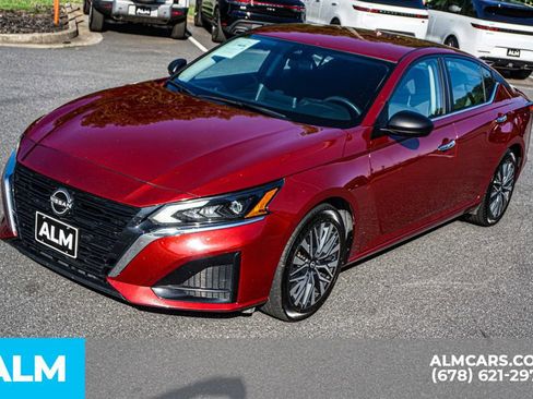 Used 2024 Nissan Altima 2.5 SV FWD image 15