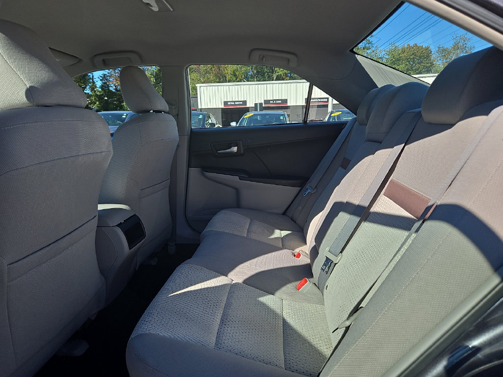 Used 2012 Toyota Camry LE FWD image 14