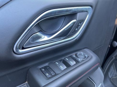 Used 2021 Chevrolet Suburban RST w/ Luxury Package image 25