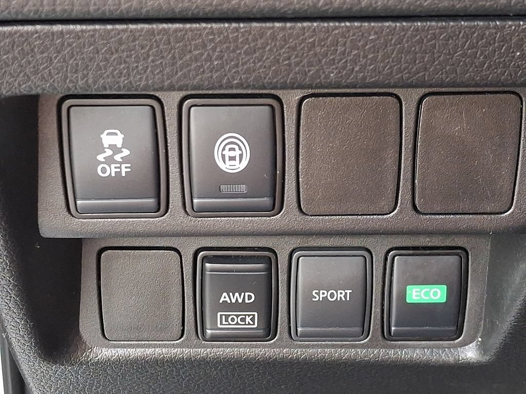 Used 2020 Nissan Rogue Sport SV AWD/4WD image 19