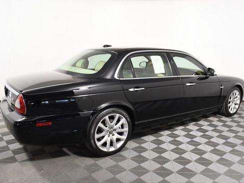Used 2009 Jaguar XJ8 RWD image 7