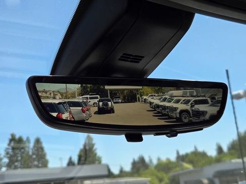 Used 2023 GMC Sierra 3500 Denali w/ Denali Ultimate Package AWD/4WD image 16
