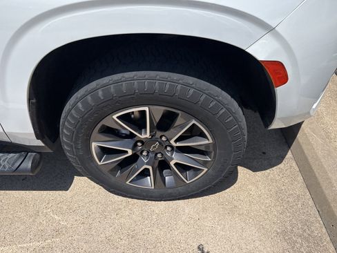 Used 2022 Chevrolet Tahoe Z71 AWD/4WD image 3