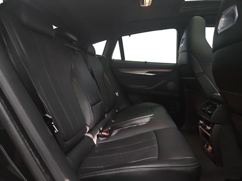 Used 2018 BMW X6 M image 29