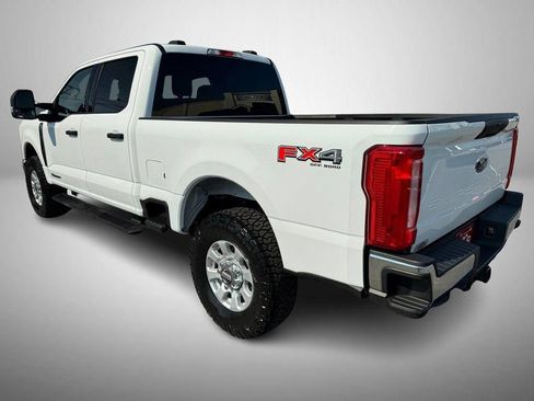 Used 2024 Ford F250 XLT w/ FX4 Off-Road Package AWD/4WD image 4