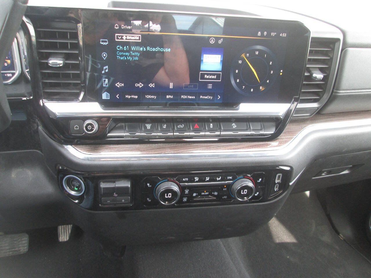 Used 2024 Chevrolet Silverado 2500 LT AWD/4WD image 15