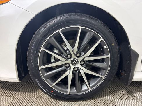 Used 2022 Toyota Camry XLE image 5